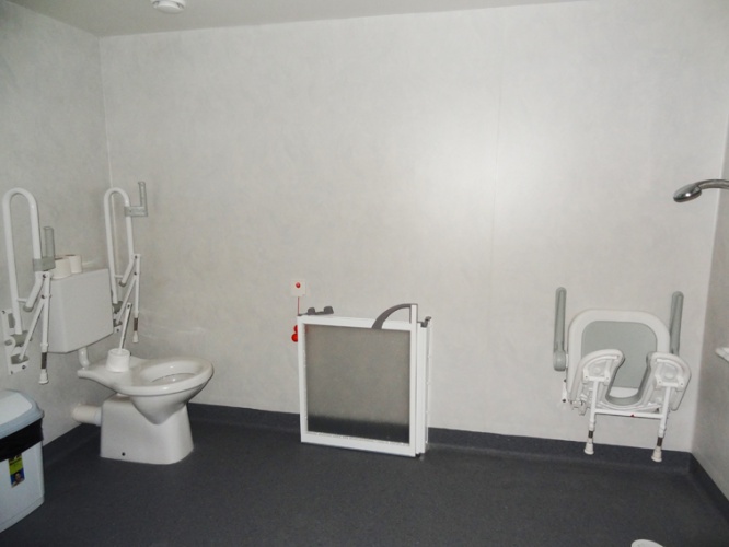 Construction d'une extension d'un hpital de jour destin aux handicaps : 10 Salle de bain type