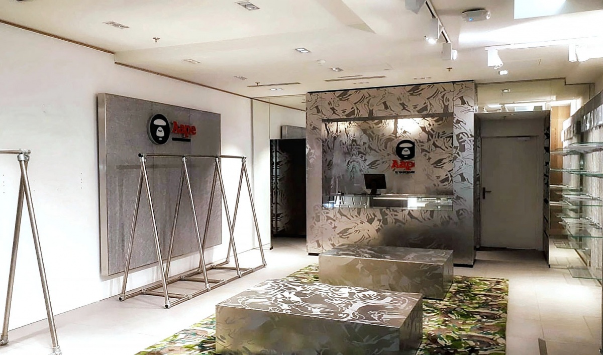 Boutique Aape - Galeries Lafayette Hommes : Lumii_20190731_090049432-01.jpeg