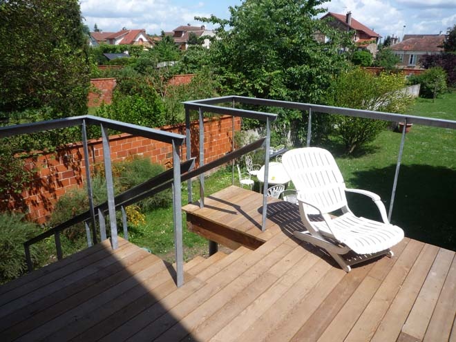 Extension en bois d'une meulire et terrasse : terrasse