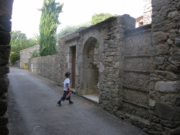 MAISON PROVENALE : Vue depuis la rue