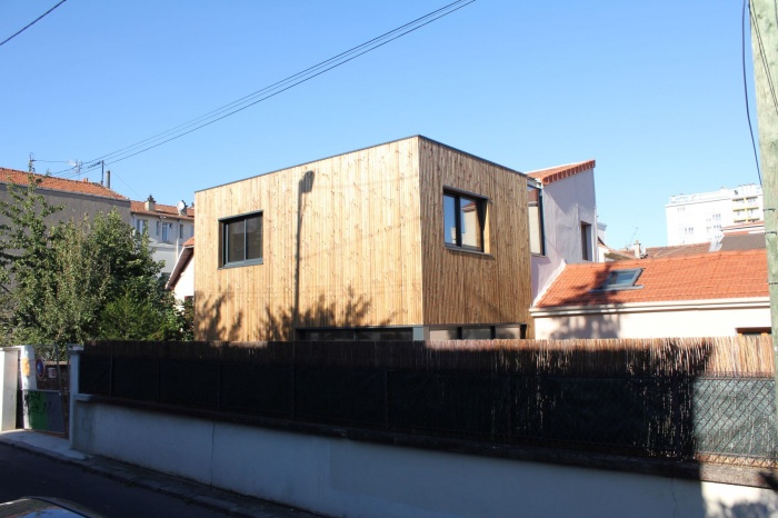 Rénovation et extension de maison, construction à ossature bois : 08_depuis la rue.JPG
